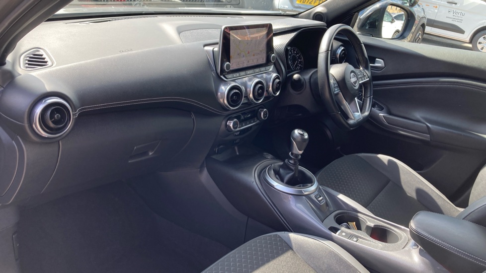 Nissan Juke 1.0 DiG-T 114 N-Connecta 5dr Petrol Hatchback - Image 9