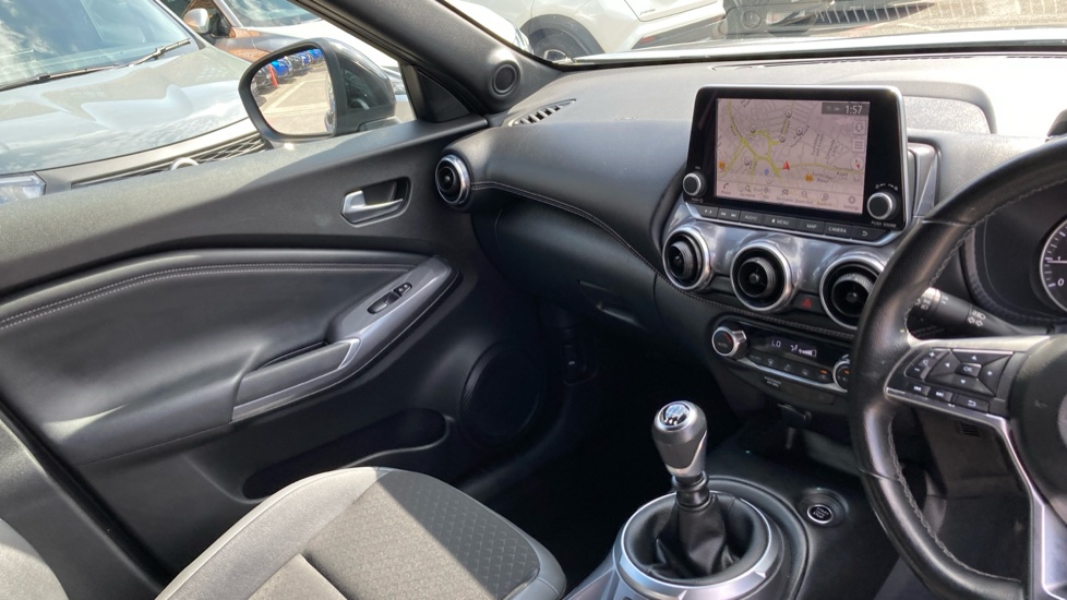 Nissan Juke 1.0 DiG-T 114 N-Connecta 5dr Petrol Hatchback - Image 14