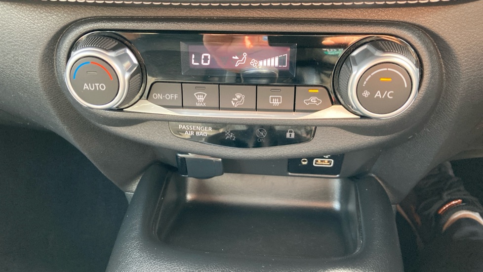 Nissan Juke 1.0 DiG-T 114 N-Connecta 5dr Petrol Hatchback - Image 23