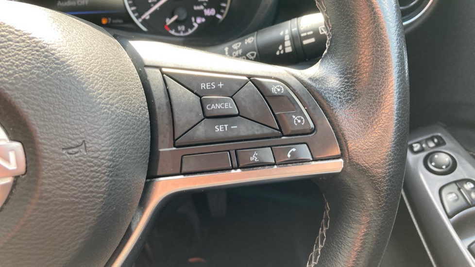 Nissan Juke 1.0 DiG-T 114 N-Connecta 5dr Petrol Hatchback - Image 27