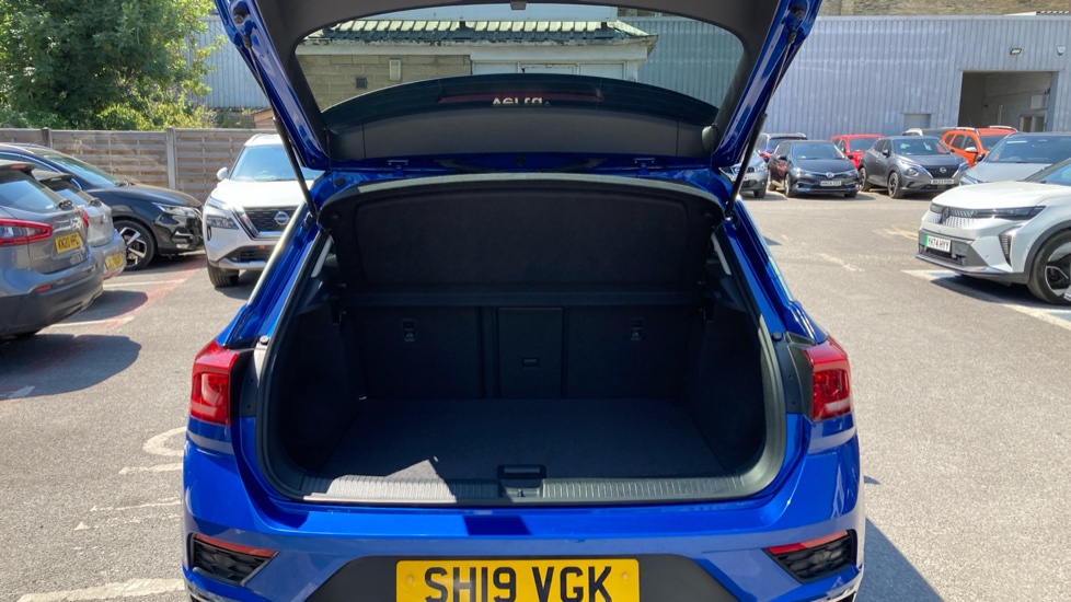 Volkswagen T-Roc 1.6 TDI Design 5dr Diesel Hatchback - Image 4
