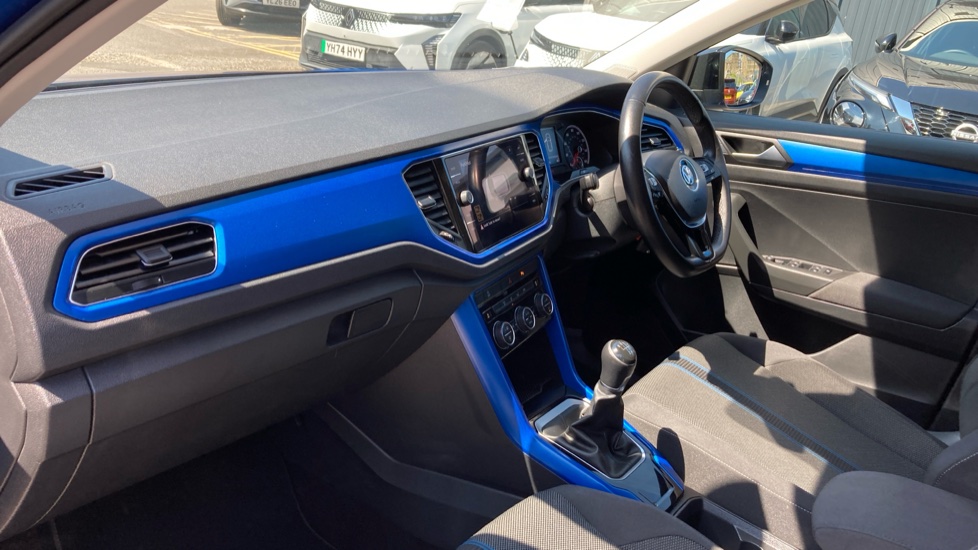 Volkswagen T-Roc 1.6 TDI Design 5dr Diesel Hatchback - Image 9