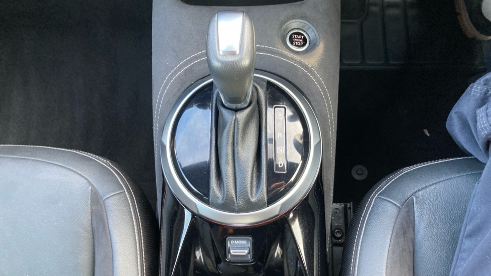 Nissan Juke 1.0 DiG-T Tekna+ 5dr DCT Petrol Hatchback - Image 27