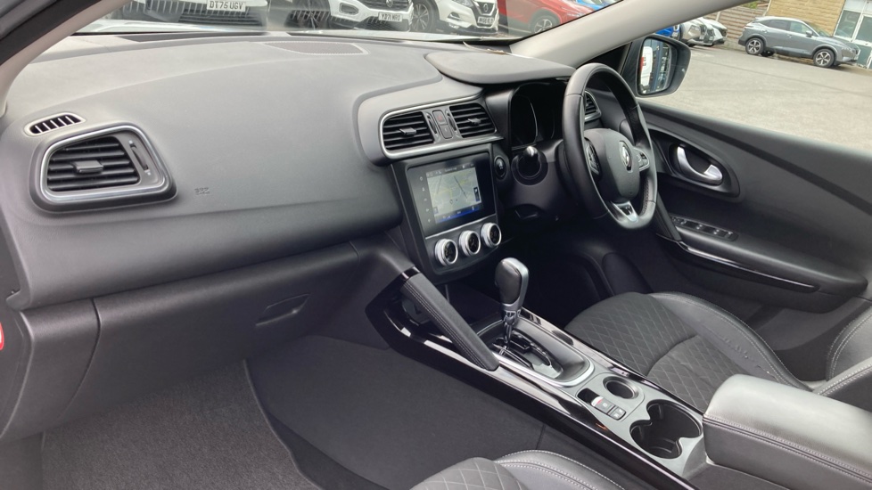 Renault Kadjar 1.3 TCE Iconic 5dr EDC Petrol Hatchback - Image 9