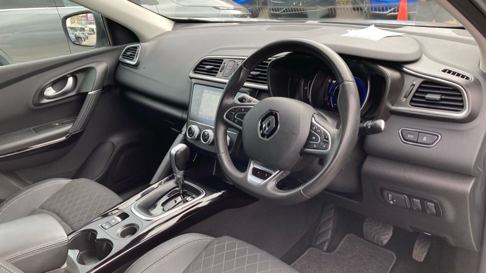 Renault Kadjar 1.3 TCE Iconic 5dr EDC Petrol Hatchback - Image 11