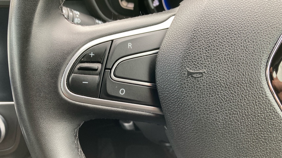 Renault Kadjar 1.3 TCE Iconic 5dr EDC Petrol Hatchback - Image 28