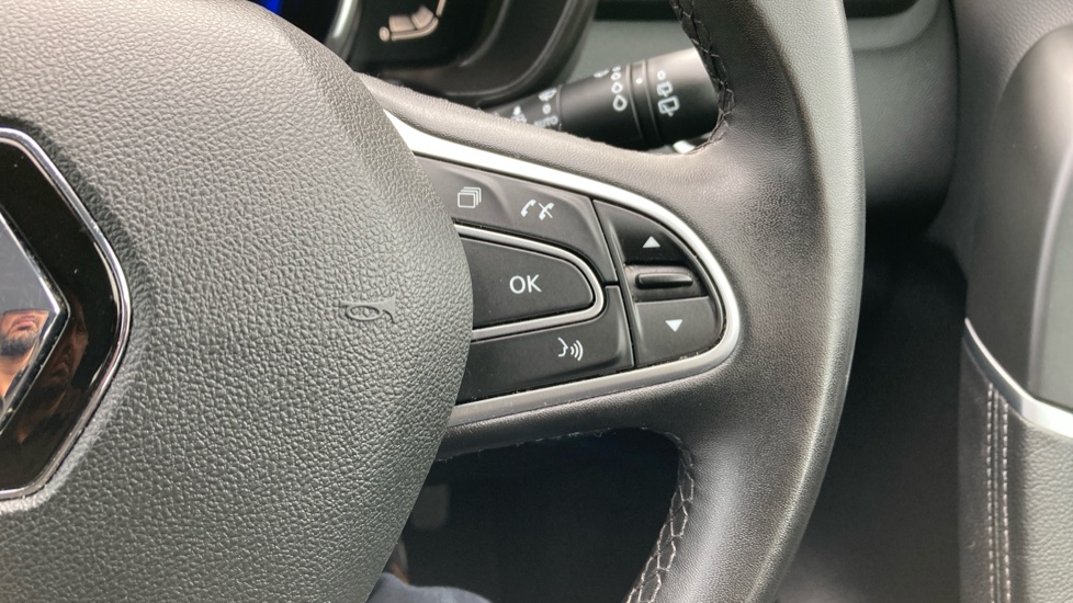 Renault Kadjar 1.3 TCE Iconic 5dr EDC Petrol Hatchback - Image 29