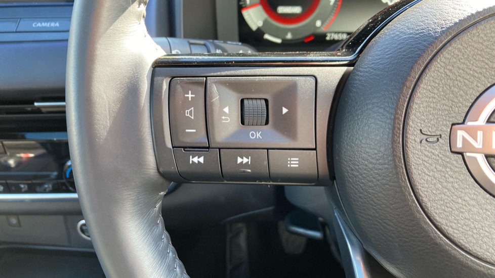 Nissan Qashqai 1.3 DiG-T MH Tekna 5dr Petrol Hatchback - Image 30