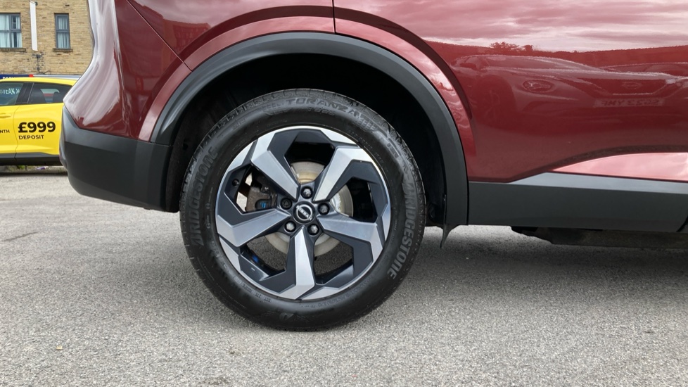 Nissan Qashqai 1.3 DiG-T MH N-Connecta 5dr Petrol Hatchback - Image 7