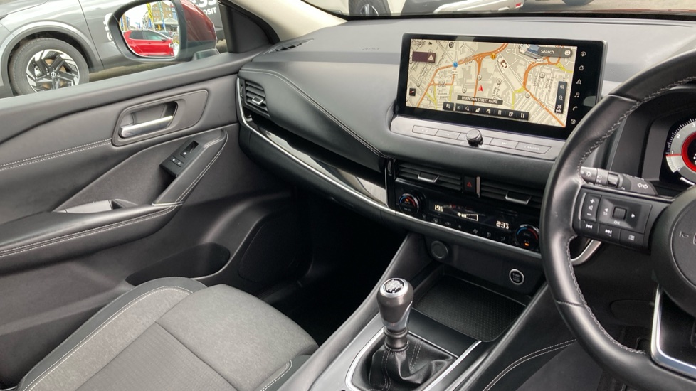 Nissan Qashqai 1.3 DiG-T MH N-Connecta 5dr Petrol Hatchback - Image 14