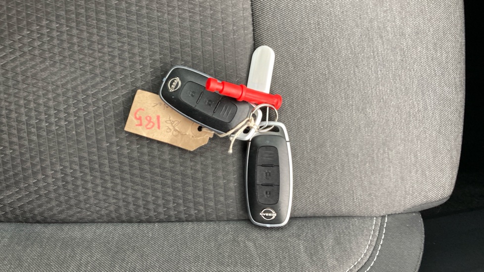 Nissan Qashqai 1.3 DiG-T MH N-Connecta 5dr Petrol Hatchback - Image 20