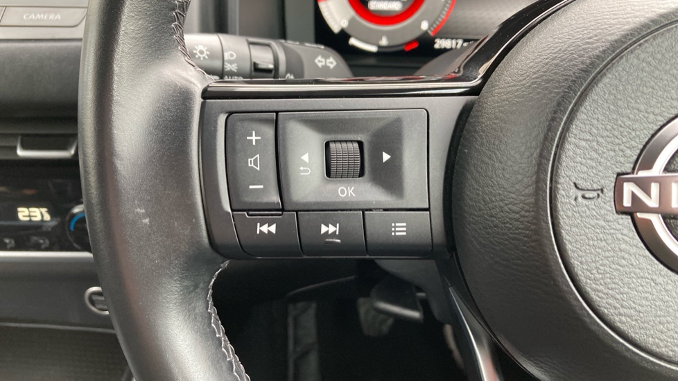 Nissan Qashqai 1.3 DiG-T MH N-Connecta 5dr Petrol Hatchback - Image 30
