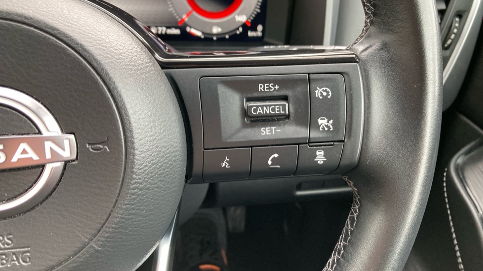 Nissan Qashqai 1.3 DiG-T MH N-Connecta 5dr Petrol Hatchback - Image 31