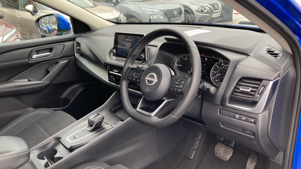 Nissan Qashqai 1.3 DiG-T MH 158 Acenta Premium 5dr Xtronic Petrol Hatchback - Image 11