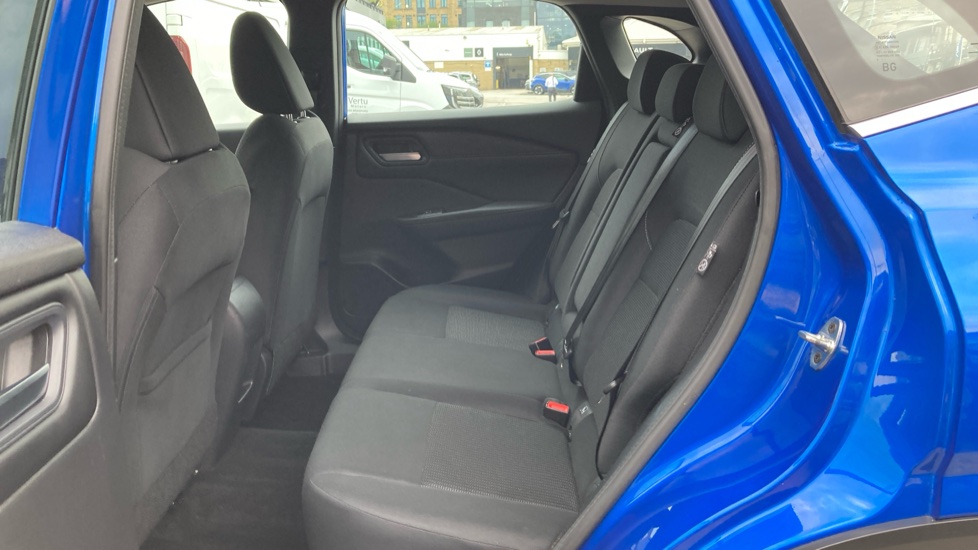 Nissan Qashqai 1.3 DiG-T MH 158 Acenta Premium 5dr Xtronic Petrol Hatchback - Image 16