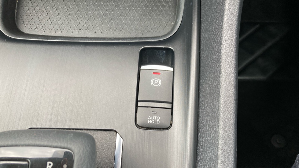 Nissan Qashqai 1.3 DiG-T MH 158 Acenta Premium 5dr Xtronic Petrol Hatchback - Image 22