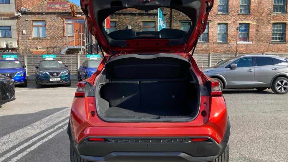 Nissan Juke 1.0 DiG-T 114 Tekna 5dr DCT Petrol Hatchback - Image 4