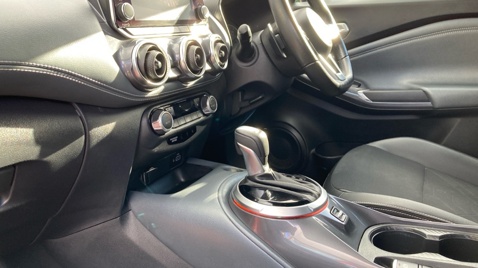 Nissan Juke 1.0 DiG-T 114 Tekna 5dr DCT Petrol Hatchback - Image 13