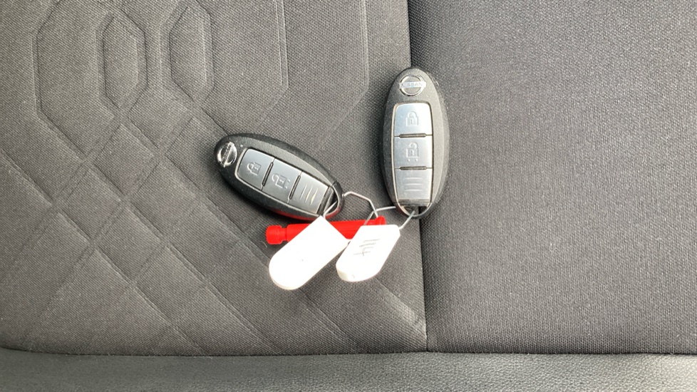 Nissan Juke 1.0 DiG-T 114 Tekna 5dr DCT Petrol Hatchback - Image 20
