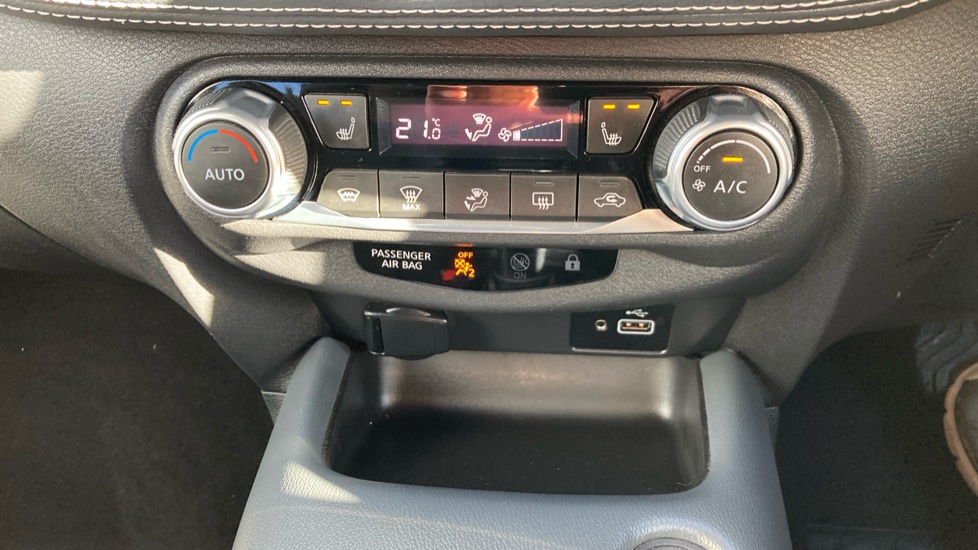 Nissan Juke 1.0 DiG-T 114 Tekna 5dr DCT Petrol Hatchback - Image 24