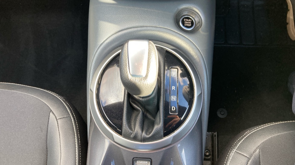 Nissan Juke 1.0 DiG-T 114 Tekna 5dr DCT Petrol Hatchback - Image 25