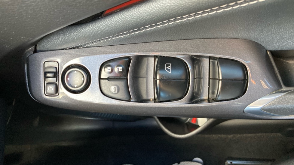 Nissan Juke 1.0 DiG-T 114 Tekna 5dr DCT Petrol Hatchback - Image 30