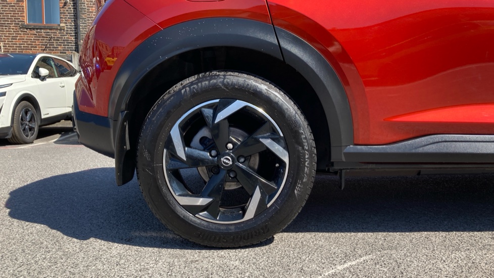 Nissan Juke 1.0 DiG-T 114 N-Connecta 5dr Petrol Hatchback - Image 7