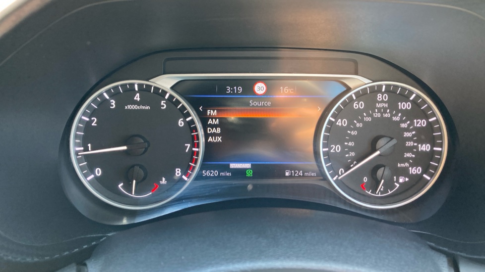 Nissan Juke 1.0 DiG-T 114 N-Connecta 5dr Petrol Hatchback - Image 18