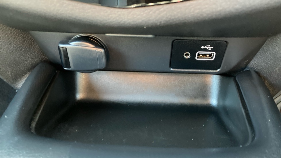 Nissan Juke 1.0 DiG-T 114 N-Connecta 5dr Petrol Hatchback - Image 24