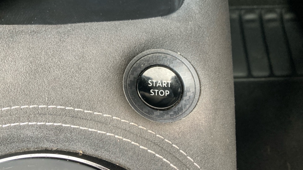Nissan Juke 1.6 Hybrid Tekna+ 5dr Auto Hybrid Hatchback - Image 27