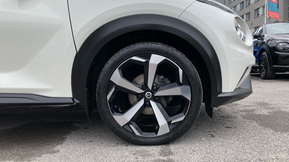 Nissan Juke 1.0 DiG-T 114 Tekna 5dr Petrol Hatchback - Image 7