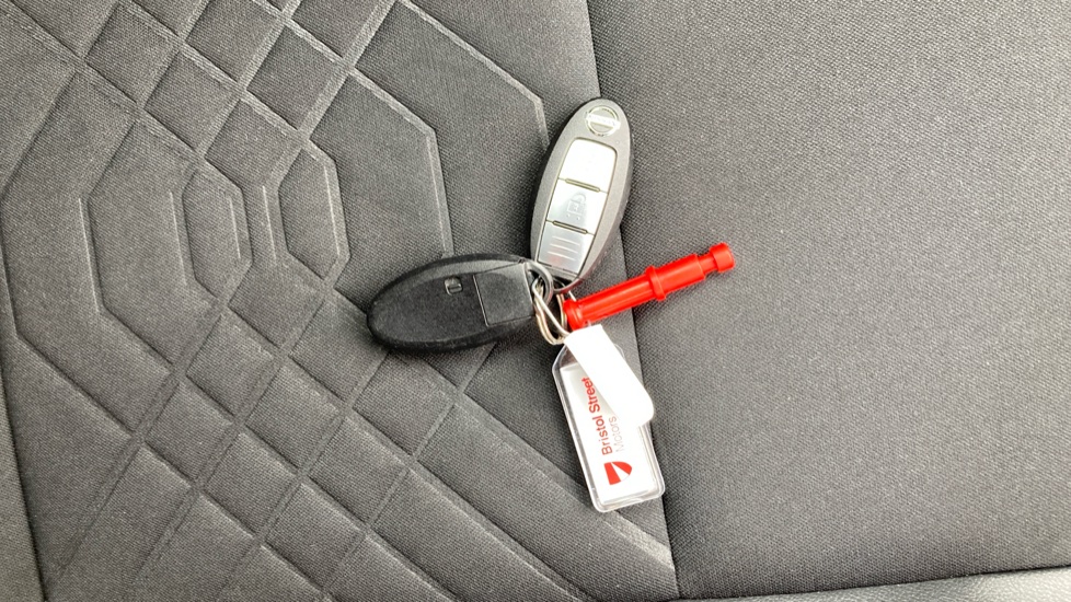 Nissan Juke 1.0 DiG-T 114 Tekna 5dr Petrol Hatchback - Image 20