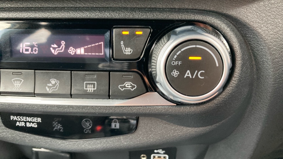 Nissan Juke 1.0 DiG-T 114 Tekna 5dr Petrol Hatchback - Image 25