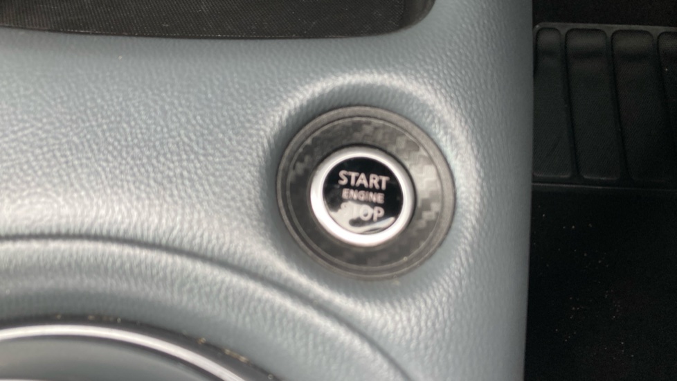 Nissan Juke 1.0 DiG-T 114 Tekna 5dr Petrol Hatchback - Image 27