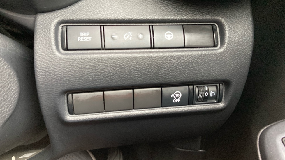 Nissan Juke 1.0 DiG-T 114 Tekna 5dr Petrol Hatchback - Image 33
