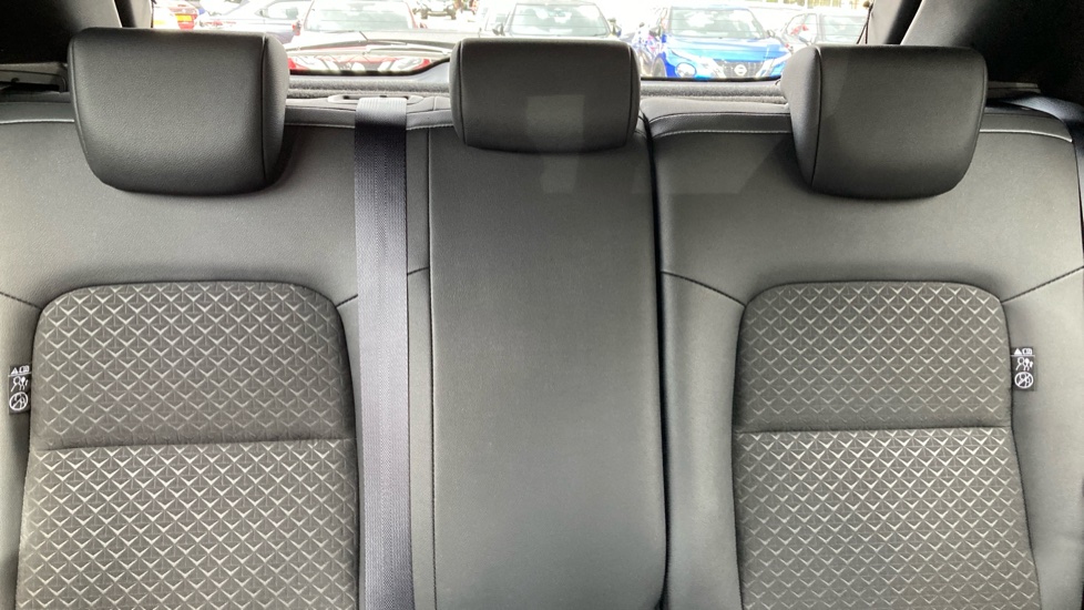 Nissan Juke 1.0 DiG-T 114 N-Connecta 5dr Petrol Hatchback - Image 15