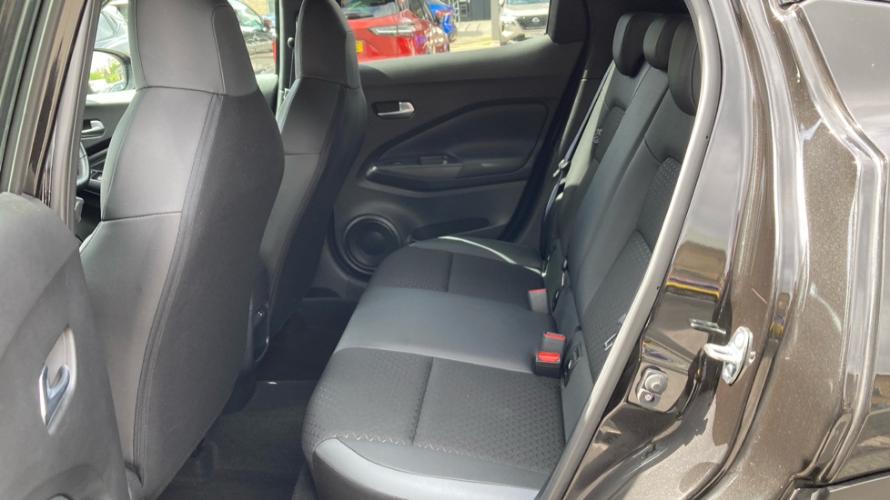 Nissan Juke 1.0 DiG-T 114 N-Connecta 5dr Petrol Hatchback - Image 16