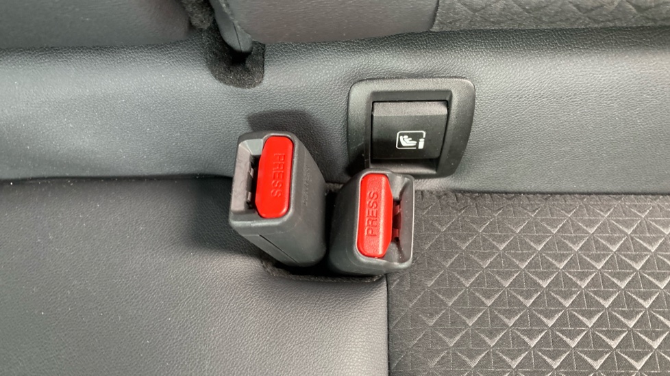Nissan Juke 1.0 DiG-T 114 N-Connecta 5dr Petrol Hatchback - Image 17