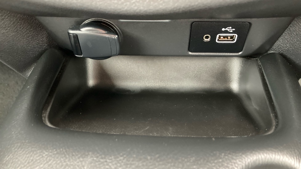 Nissan Juke 1.0 DiG-T 114 N-Connecta 5dr Petrol Hatchback - Image 24