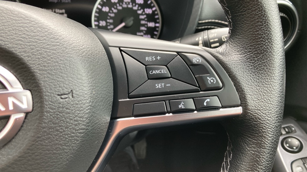 Nissan Juke 1.0 DiG-T 114 N-Connecta 5dr Petrol Hatchback - Image 29