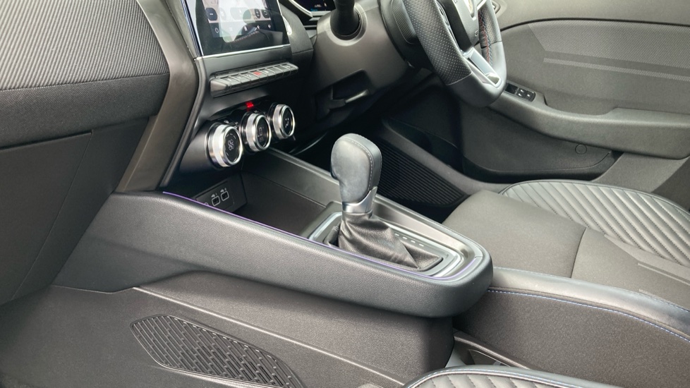 Renault Clio 1.6 E-TECH full hybrid 145 Esprit Alpine 5dr Auto Hybrid Hatchback - Image 13