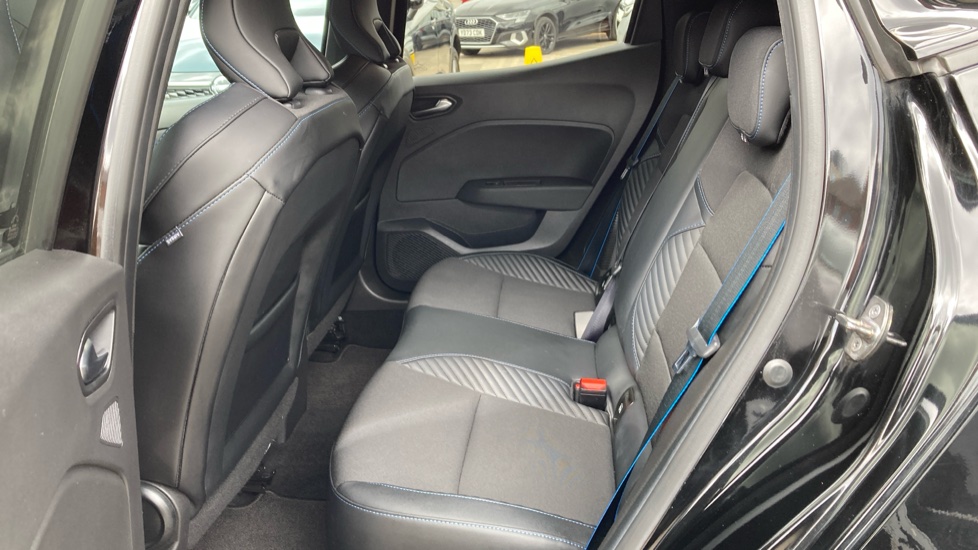Renault Clio 1.6 E-TECH full hybrid 145 Esprit Alpine 5dr Auto Hybrid Hatchback - Image 16