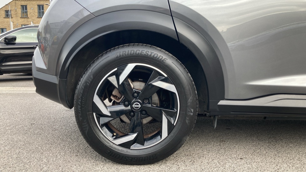 Nissan Juke 1.6 Hybrid N-Connecta 5dr Auto Hybrid Hatchback - Image 7