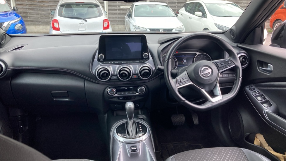Nissan Juke 1.6 Hybrid N-Connecta 5dr Auto Hybrid Hatchback - Image 10
