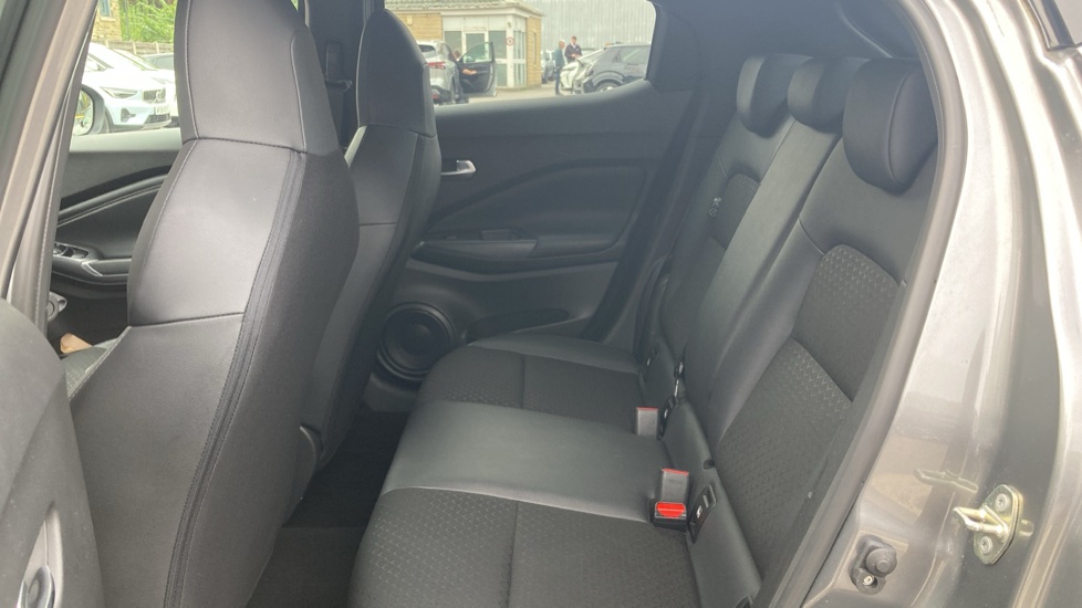 Nissan Juke 1.6 Hybrid N-Connecta 5dr Auto Hybrid Hatchback - Image 16