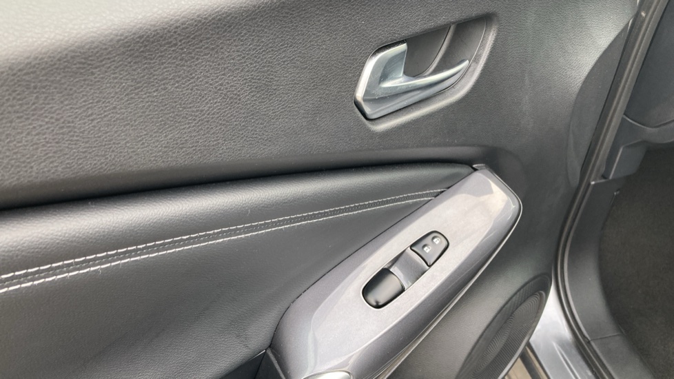 Nissan Juke 1.6 Hybrid N-Connecta 5dr Auto Hybrid Hatchback - Image 20