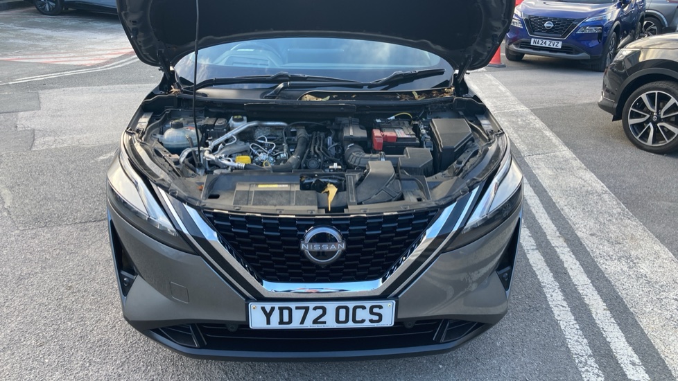 Nissan Qashqai 1.3 DiG-T MH Tekna 5dr Petrol Hatchback - Image 8
