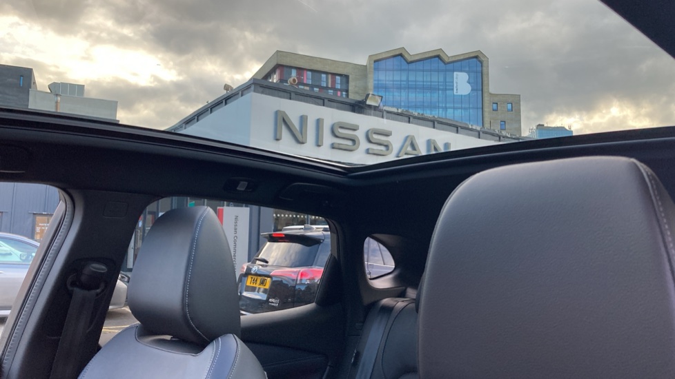 Nissan Qashqai 1.3 DiG-T MH Tekna 5dr Petrol Hatchback - Image 21