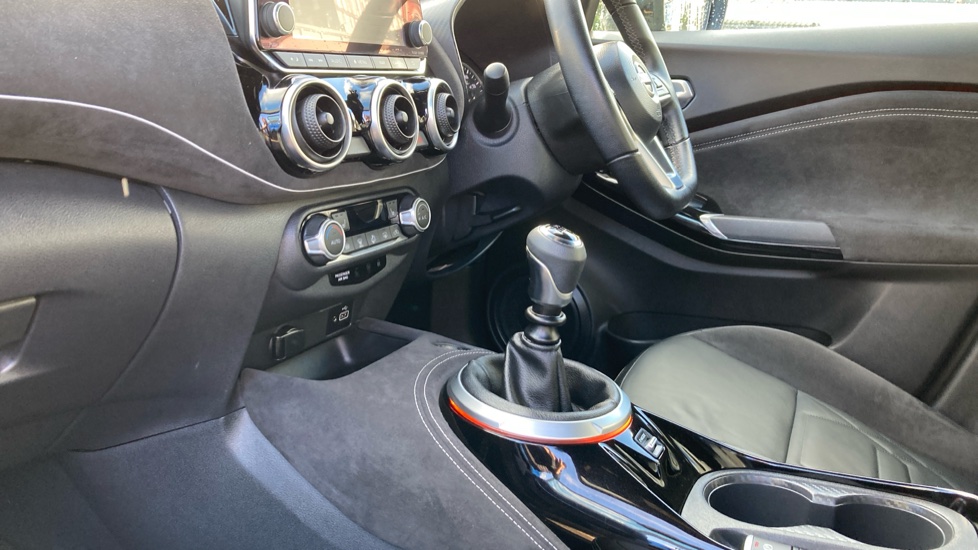 Nissan Juke 1.0 DiG-T 114 Tekna+ 5dr Petrol Hatchback - Image 13