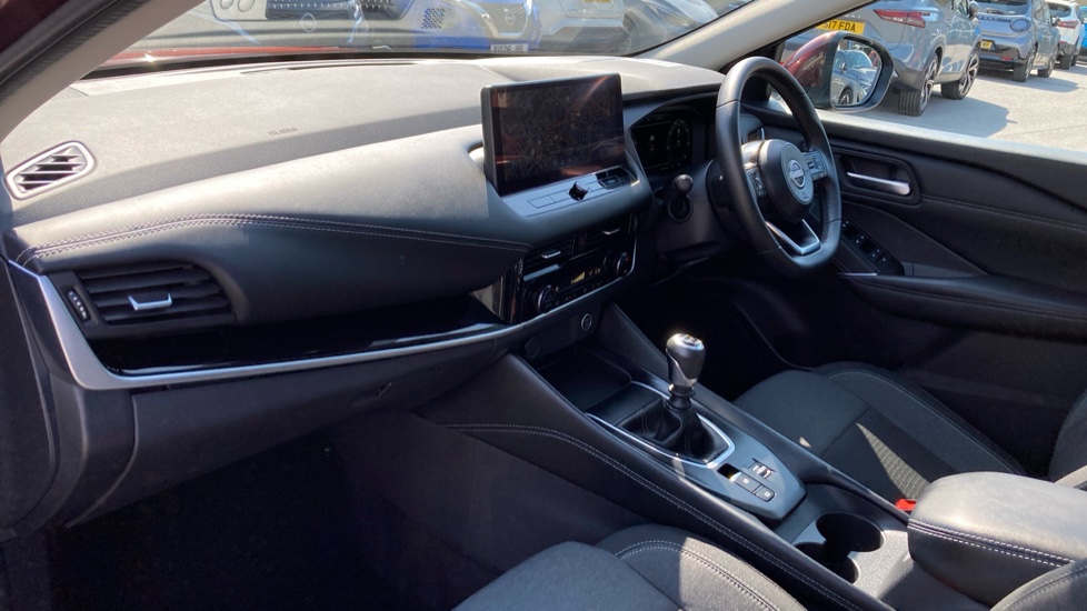 Nissan Qashqai 1.3 DiG-T MH N-Connecta 5dr Petrol Hatchback - Image 9